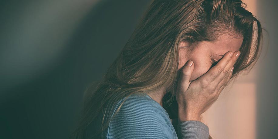 چرا ما جذب افرادی که اختلال شخصیت خود شیفته دارند میشویم؟